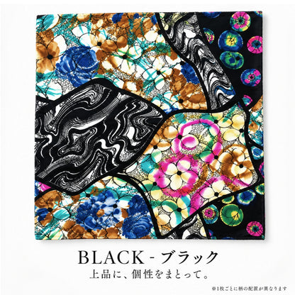 胸元にアートを。幾何学柄 ポケットチーフ