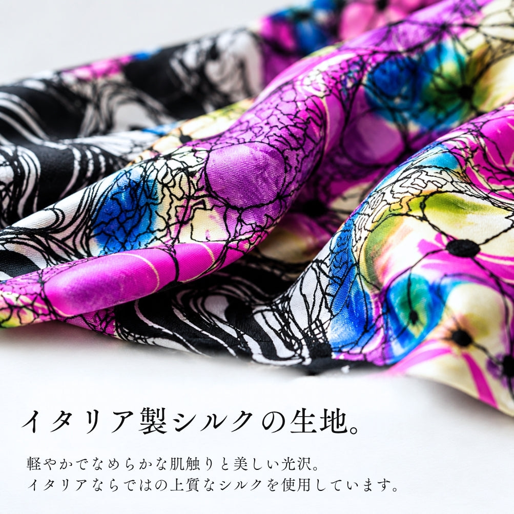 胸元にアートを。幾何学柄 ポケットチーフ