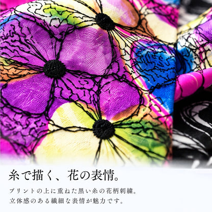 胸元にアートを。幾何学柄 ポケットチーフ